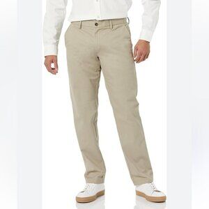 Amazon Essentials Straight-fit Wrinkle-Resistant Flat-Front Chino Pant